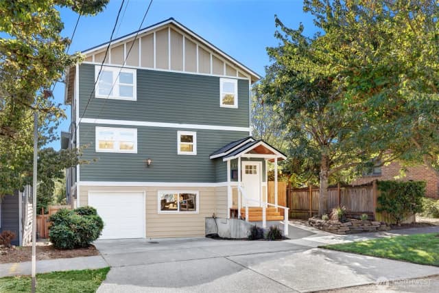 Property photo for 2111 E Pine Street, Seattle