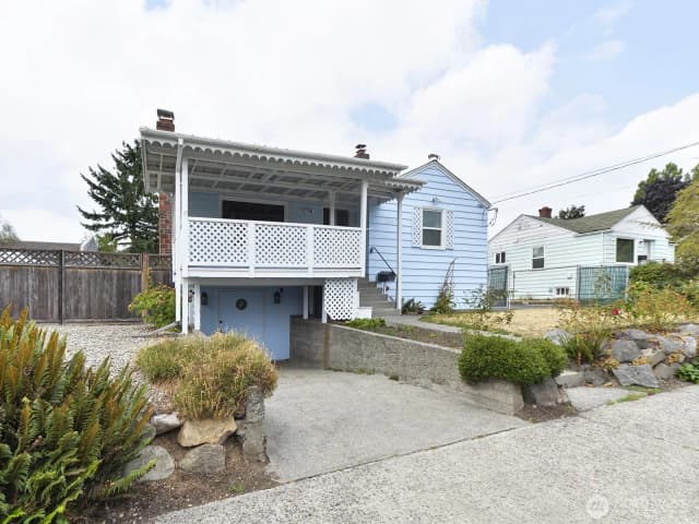 Property photo for 13417 1st Avenue Sw, Burien