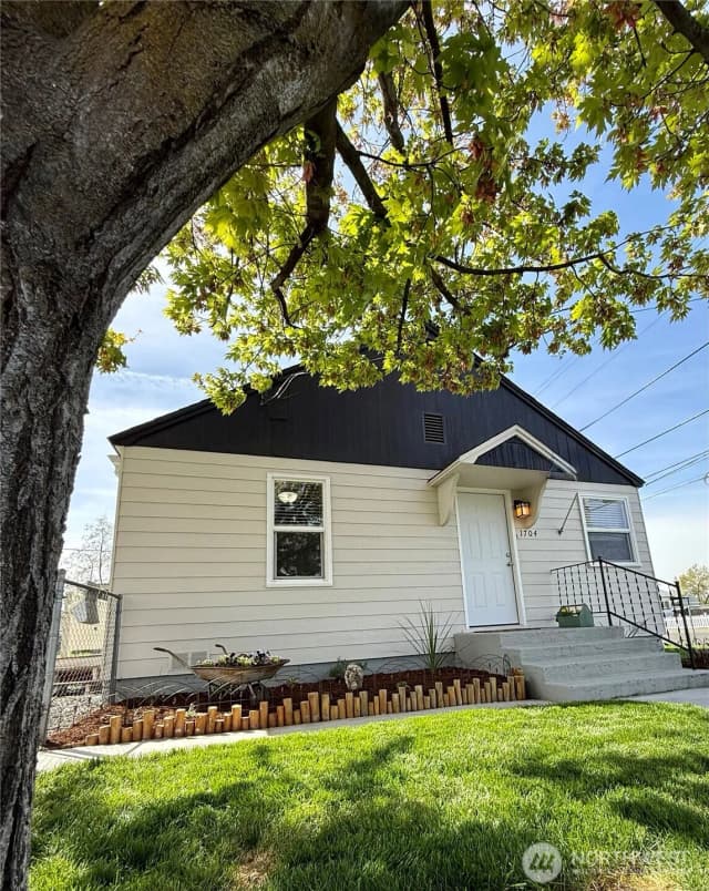 Property photo for 1704 Walla Walla Avenue, Walla Walla