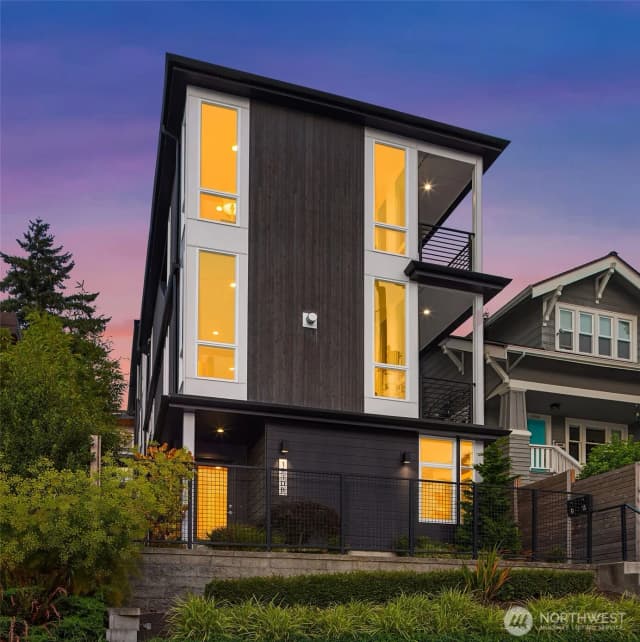 Property photo for 1910 8th Avenue W #b, Seattle