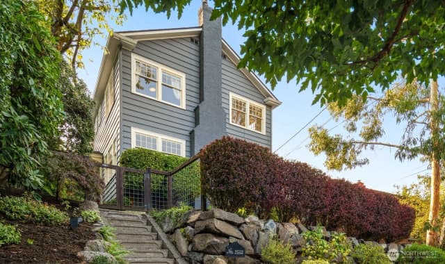 Property photo for 2553 Warren Avenue N, Seattle