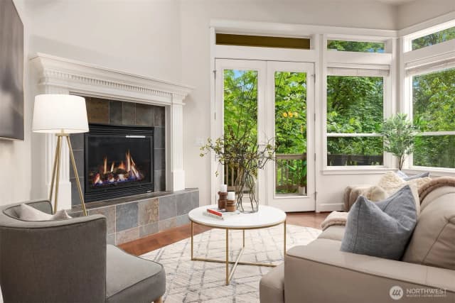 Property photo for 11005 Ne 100th Place, Kirkland