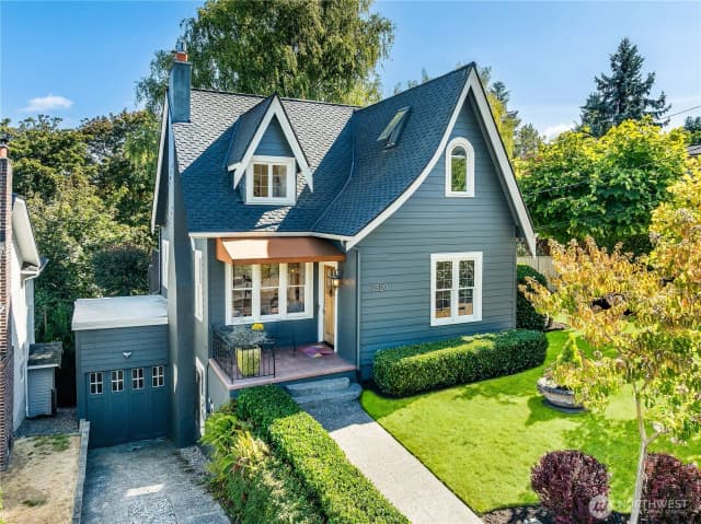 Property photo for 2520 Warren Avenue N, Seattle