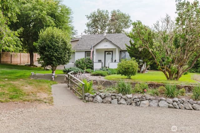 Property photo for 4898 E Collins Road, Port Orchard