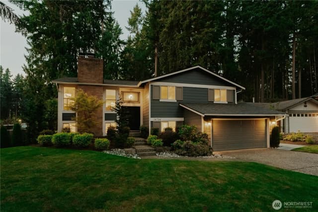 Property photo for 16704 Ne 102nd Place, Redmond