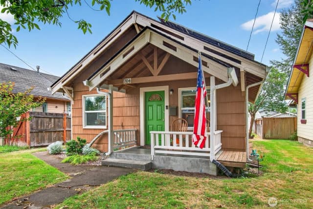 Property photo for 704 S 5th Avenue, Kelso
