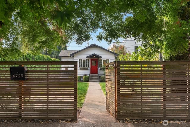 Property photo for 6723 Flora Avenue S, Seattle