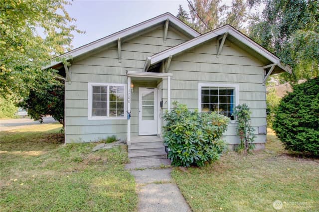 Property photo for 1700 S 6th Street, Mount Vernon