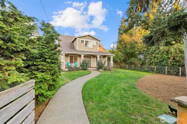 Property photo for 8628 22 Avenue Sw, Seattle