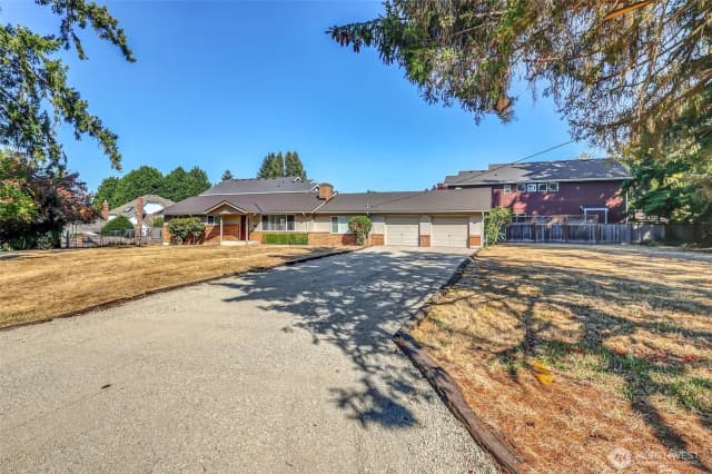 Property photo for 10402 Se 211th Street, Kent