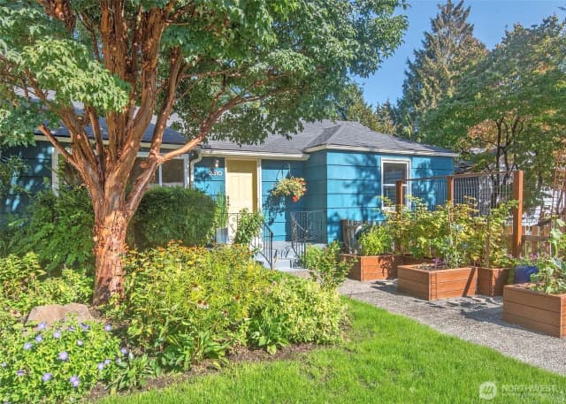 Property photo for 2310 Ne 94th Street, Seattle
