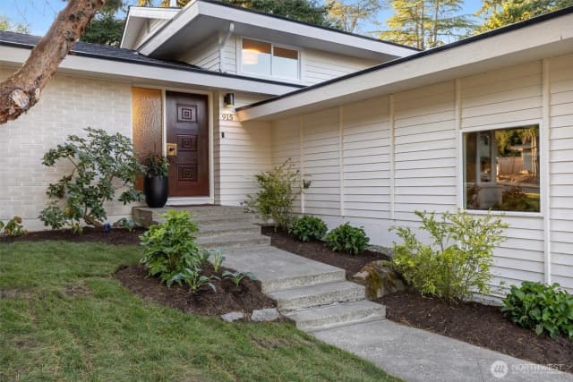Property photo for 915 145th Place Se, Bellevue