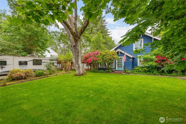 Property photo for 9302 Dekoven Drive Sw, Lakewood