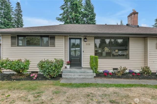 Property photo for 808 11th Street Ne, Auburn