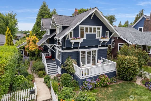 Property photo for 2823 34th Avenue S, Seattle