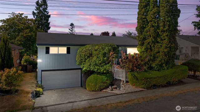 Property photo for 12225 Palatine Avenue N, Seattle
