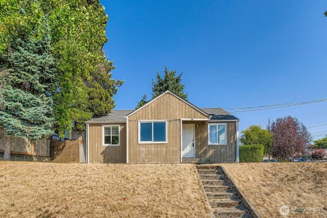 Property photo for 13610 8th Avenue Sw, Burien