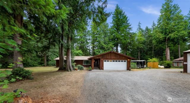 Property photo for 3731 Old Highway 99 Road N, Burlington