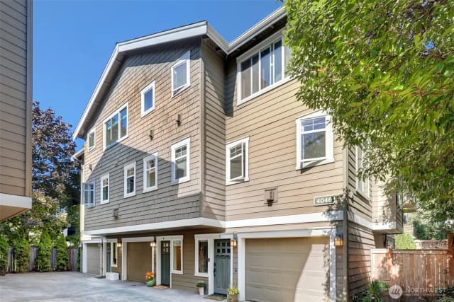 Property photo for 4046 B Ne 55th Street, Seattle