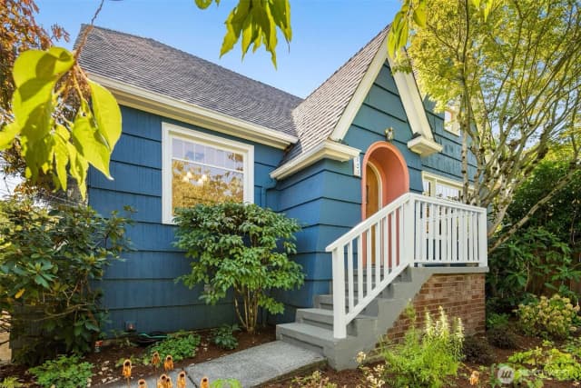 Property photo for 123 Ne 77th Street, Seattle