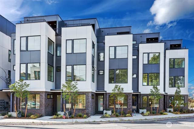 Property photo for 1301 D 31st Avenue S, Seattle