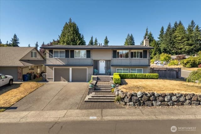 Property photo for 11642 Ne 135th Street, Kirkland