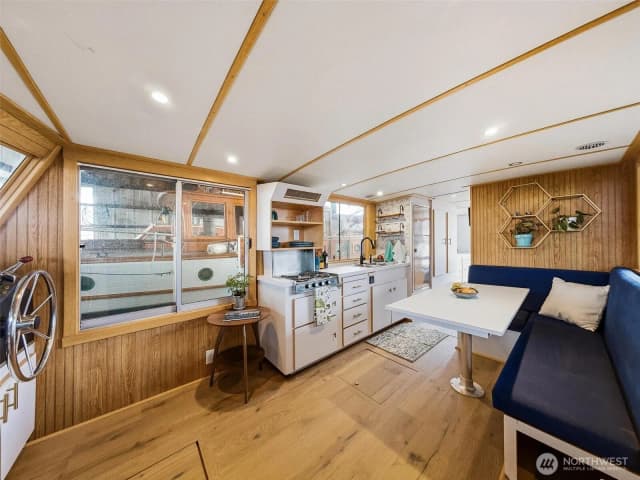 Property photo for 2401 N Northlake Way, Seattle