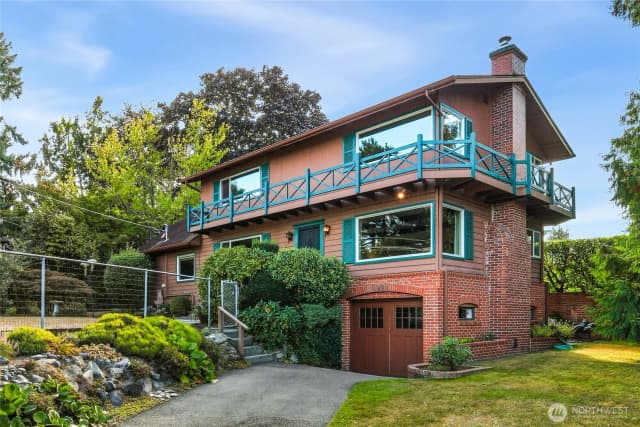 Property photo for 4515 Sw 100th Street, Seattle