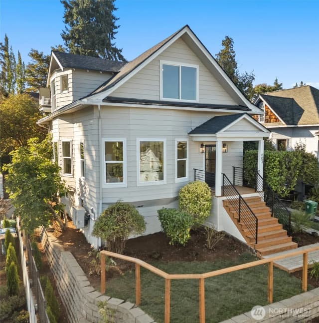 Property photo for 603 24th Avenue E, Seattle