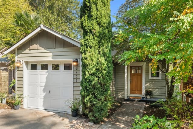 Property photo for 2452 Sw Webster Street, Seattle