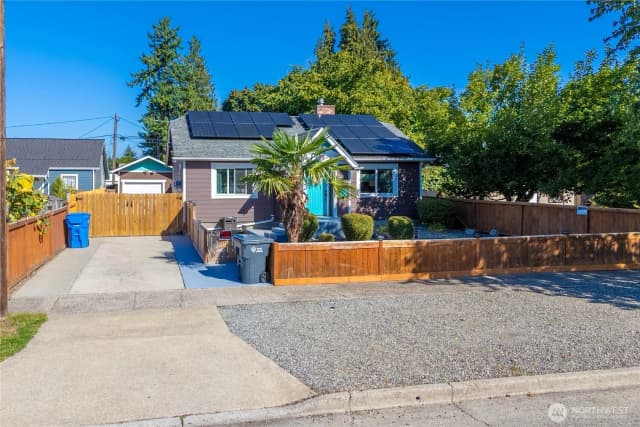 Property photo for 315 7th Avenue Nw, Puyallup