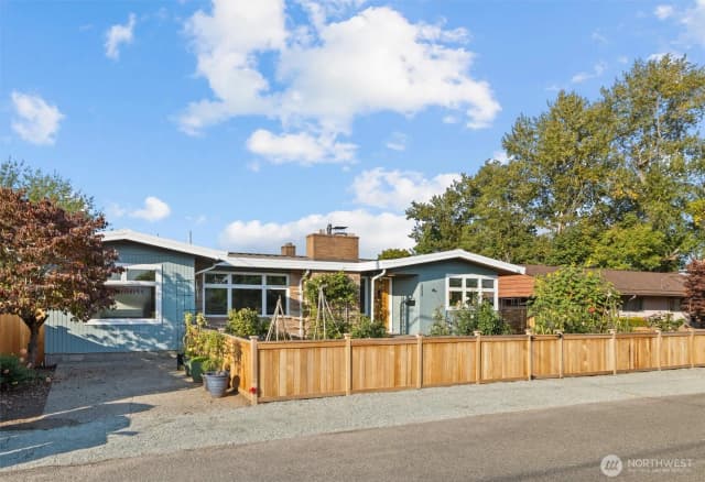 Property photo for 2332 S Juneau Street, Seattle