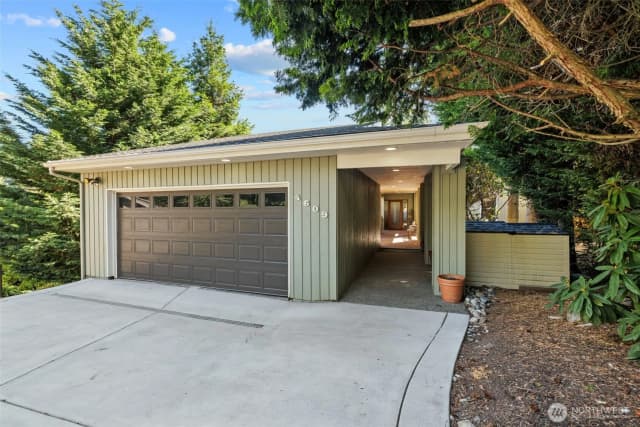 Property photo for 4609 144th Place Se, Bellevue