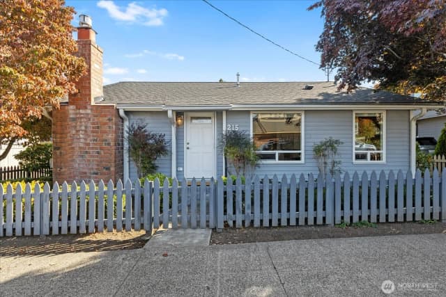 Property photo for 215 6th Avenue S, Edmonds