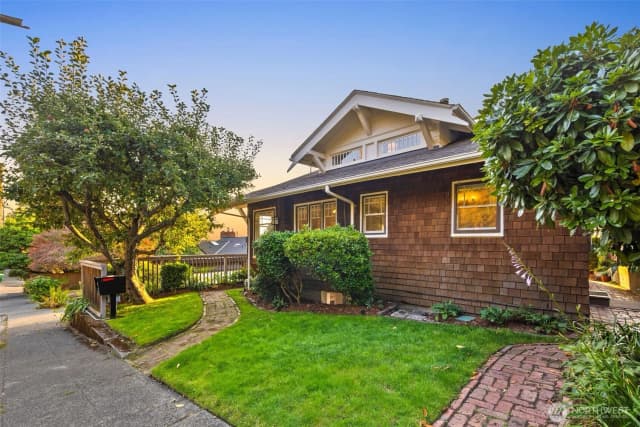 Property photo for 2513 11th Avenue W, Seattle