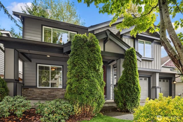 Property photo for 122 Ilwaco Place Se, Renton