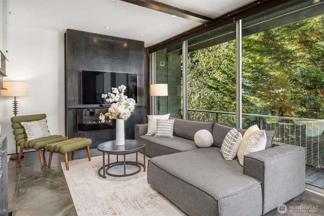 Property photo for 2119 Bonair Drive Sw, Seattle