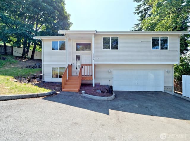 Property photo for 2409 Ne 11th Court, Renton