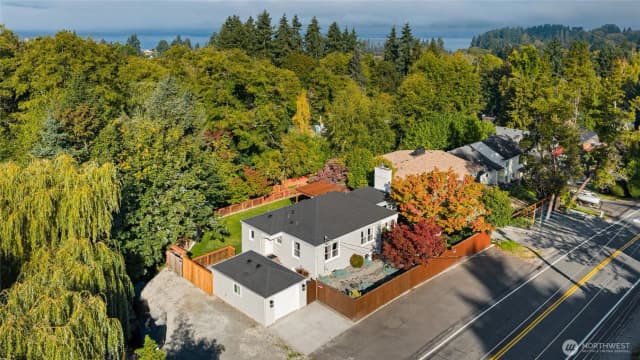 Property photo for 2020 Sunset Drive W, University Place