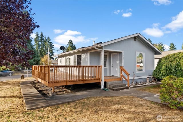 Property photo for 633 E Arcadia Street, Shelton