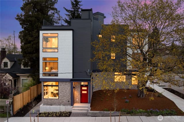 Property photo for 816 Ne 70th Street, Seattle