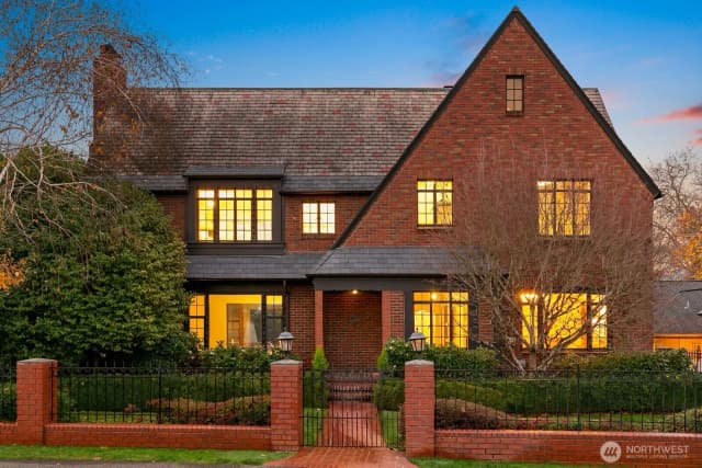 Property photo for 1994 Shenandoah Drive E, Seattle