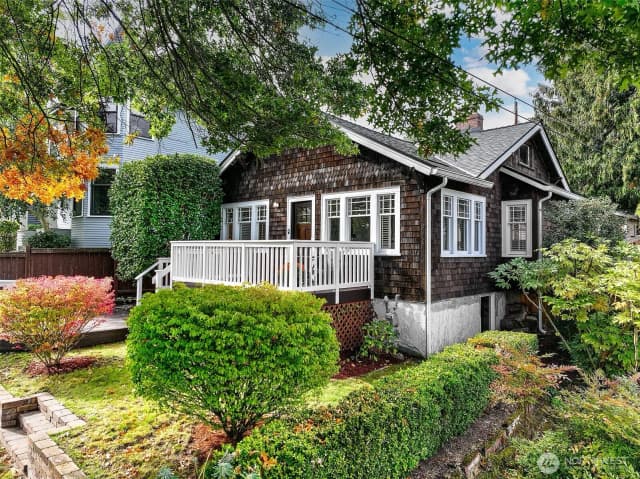 Property photo for 3413 10th Avenue W, Seattle