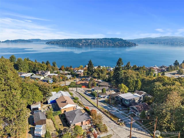 Property photo for 10127 Waters Avenue S, Seattle