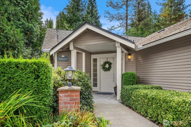Property photo for 18669 Ne 55th Way, Redmond
