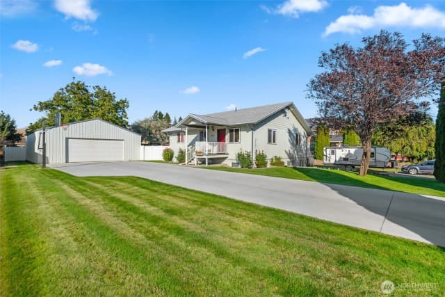 Property photo for 3110 Se 1st St, East Wenatchee