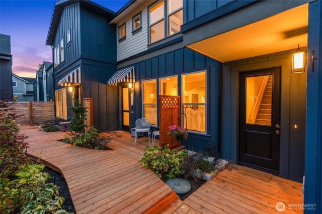 Property photo for 5033 25th Avenue Sw #b, Seattle