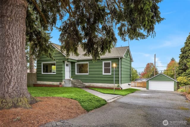 Property photo for 1924 State Street, Everett
