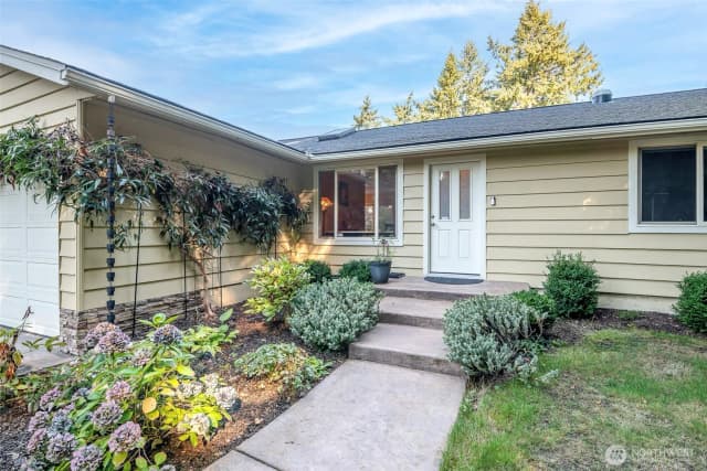 Property photo for 30402 12th Avenue Sw, Federal Way