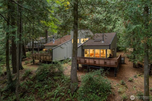 Property photo for 203 E Cutty Sark Drive, Shelton